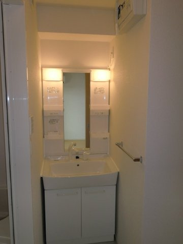 ｎｔ・アンジュ　　刈谷市近郊の賃貸はクラスホーム刈谷店の洗面所|明るい洗面所です