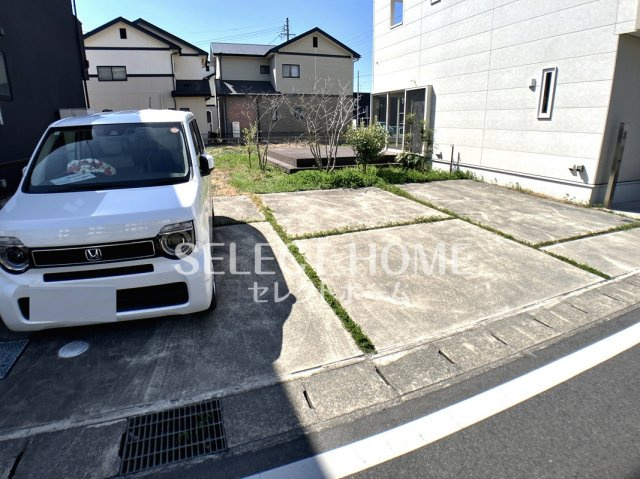 【駐車場】 | 東大友町戸建賃貸住宅 | 駐車場に車を止められます