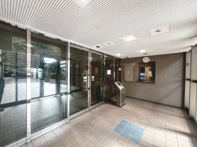【エントランス】 | シティコーポ住之江 | エントランス部分は綺麗に掃除されており、いつも快適にお過ごしいただけそうです♪【2026年2月撮影】