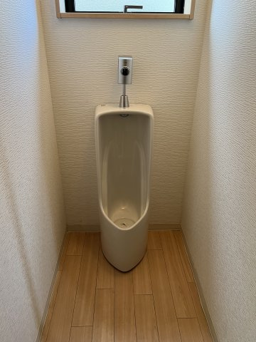 本間ビルのトイレ|男性用トイレ