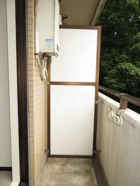 日神パレステージ市川のバルコニー