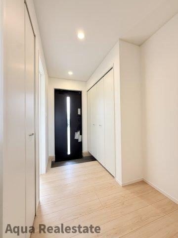 丸亀市津森町の新築一戸建の玄関|シンプルで使いやすい玄関です
