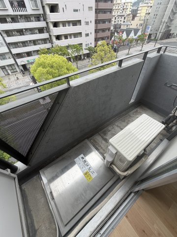 Fitsビル段原南のバルコニー
