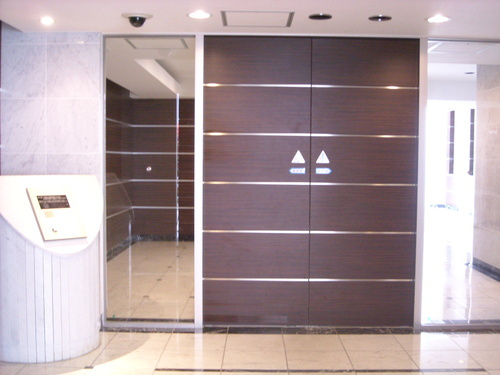 ベレーサ星ヶ丘のエントランス