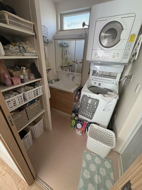 香南市野市大谷　中古戸建ての洗面所