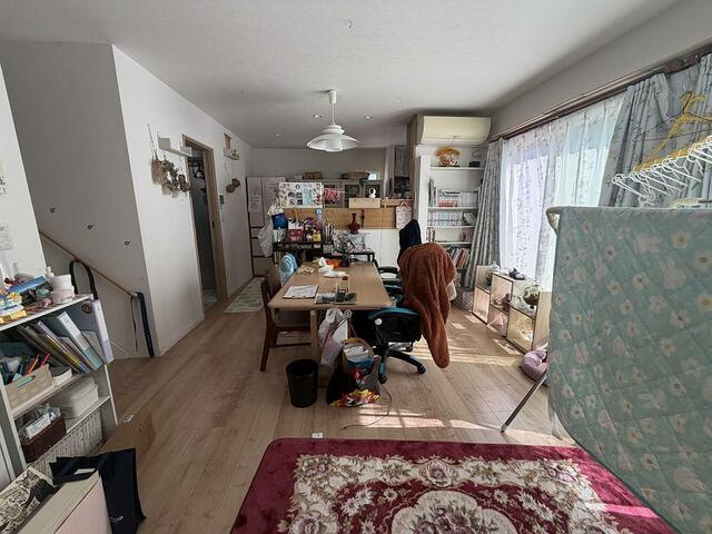 香南市野市大谷　中古戸建ての居間・リビング