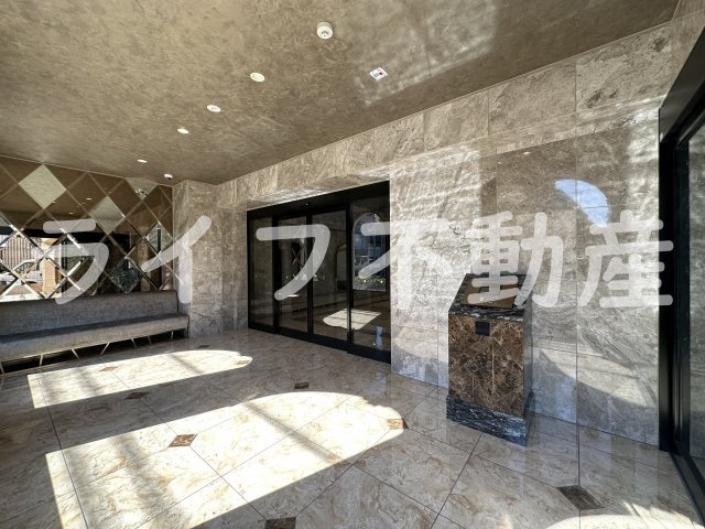 PHOENIX CLOVE TOMOIのエントランス|建物の内部です
