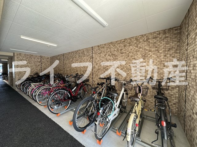 PHOENIX CLOVE TOMOIの駐車場|駐車スペースもあります