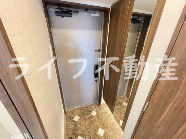 PHOENIX CLOVE TOMOIの玄関|収納もある玄関です