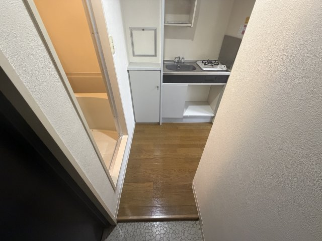 Fitsビル段原南の玄関