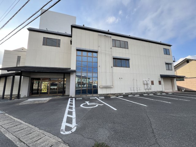 津山市　河辺　3階建店舗ビル　の外観