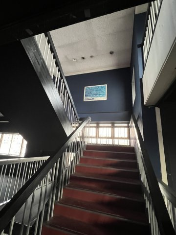 津山市　河辺　3階建店舗ビル　のその他|階段