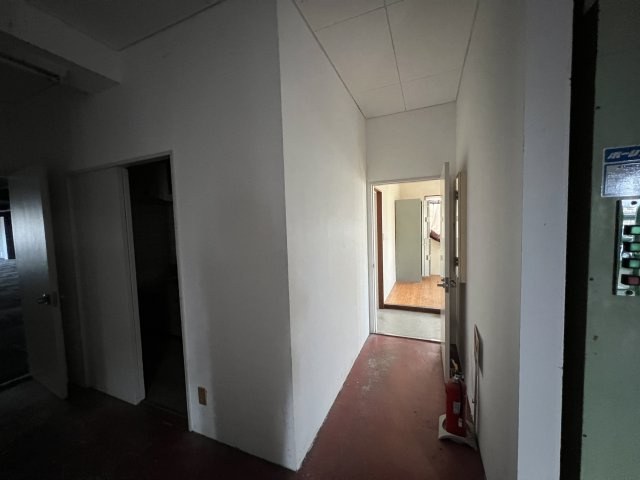 津山市　河辺　3階建店舗ビル　のその他|１階廊下