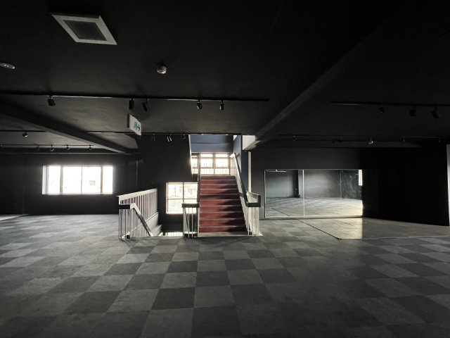 津山市　河辺　3階建店舗ビル　のその他|2階階段