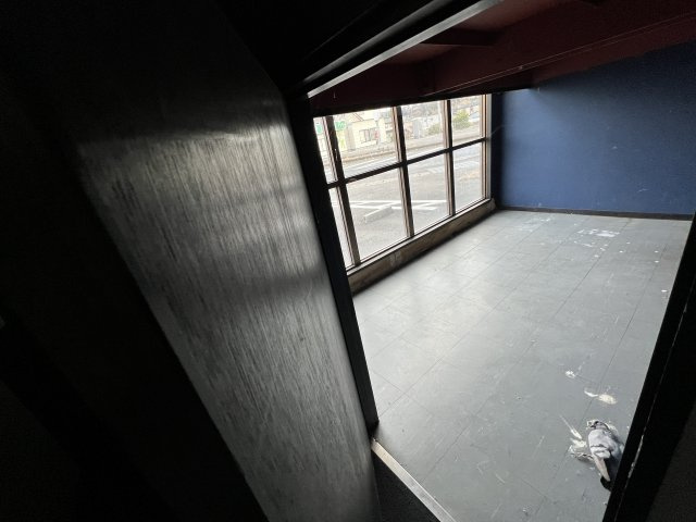 津山市　河辺　3階建店舗ビル　のその他|階段下倉庫