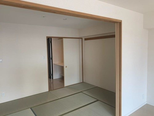 ベレーサ鶴舞公園の寝室