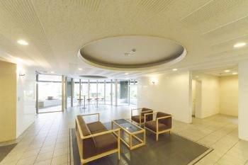 ベレーサ鶴舞公園のロビー