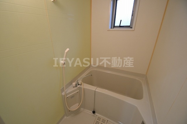 アメニティ庚午の浴室