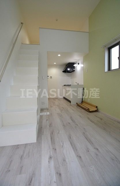 アメニティ庚午の居間・リビング