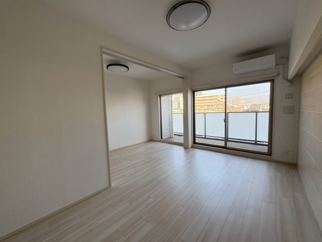 プレジオ八戸ノ里の洋室