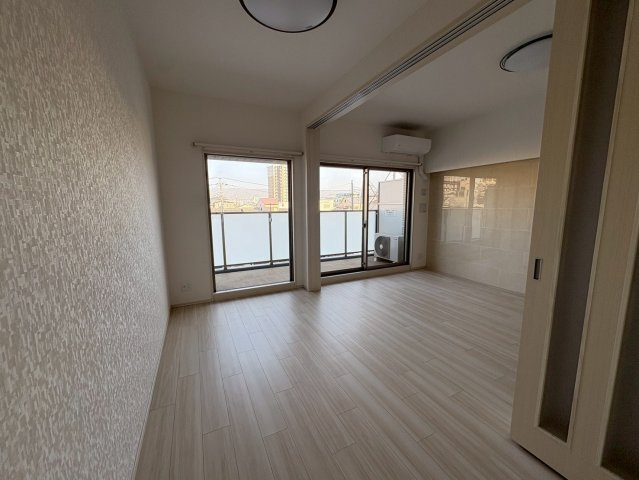 プレジオ八戸ノ里の居間・リビング