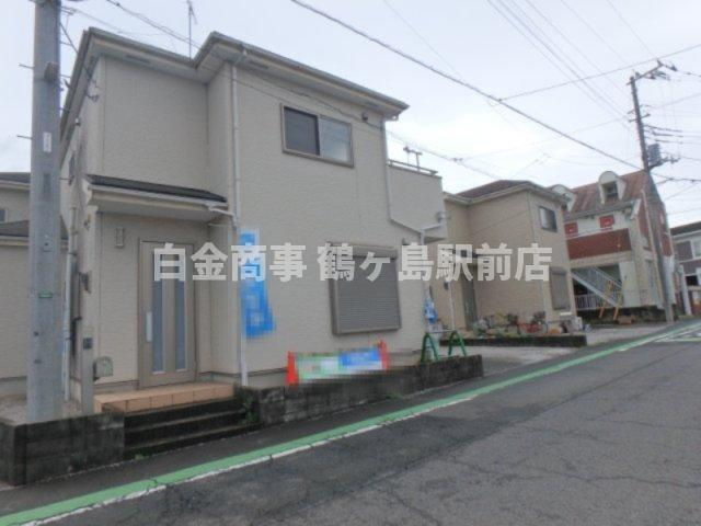 坂戸市中富町中古戸建の前面道路含む現地写真