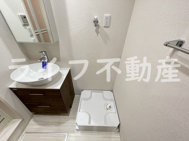 フジパレス岩田町サウスの洗面所|明るい洗面所です