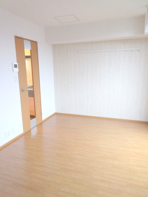 メゾン オークの居間・リビング|綺麗な室内