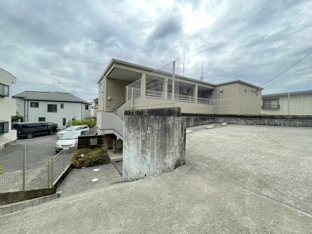 メゾン オークのエントランス|エントランスアプローチ