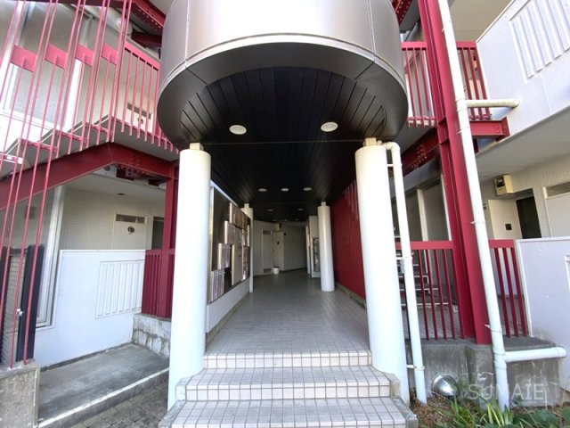 ルートマンションのエントランス