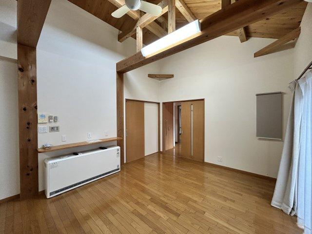 本郷２丁目　中古戸建の居間・リビング