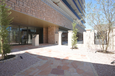 【エントランス】 | プレジオ三国EURO