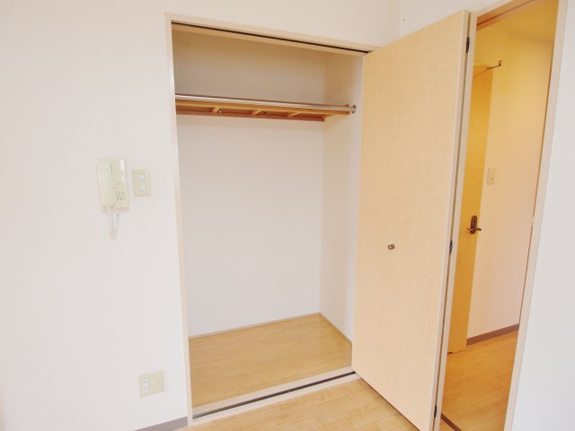 セーヌ川中の収納