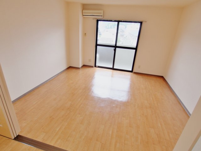 セーヌ川中の寝室