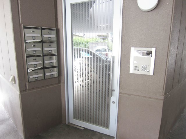 セーヌ川中のエントランス