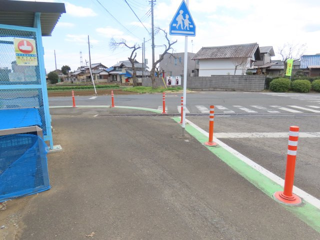 坂戸市成願寺売地の前面道路含む現地写真