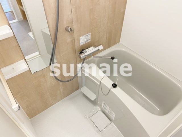 ＩＳＭ大宮の浴室|木目調パネルで落ち着けるバスルーム☆