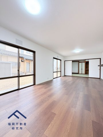 筑紫野市光が丘３丁目　戸建ての居間・リビング