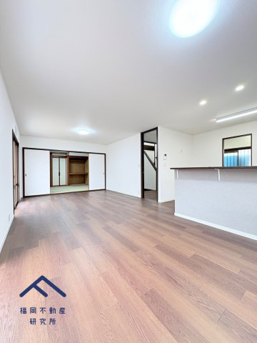 筑紫野市光が丘３丁目　戸建ての居間・リビング