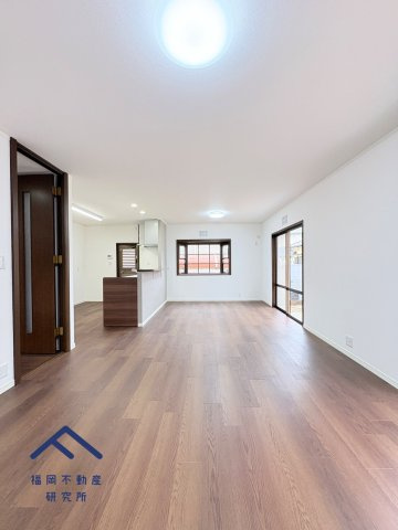 筑紫野市光が丘３丁目　戸建ての居間・リビング