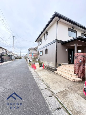 筑紫野市光が丘３丁目　戸建ての前面道路含む現地写真