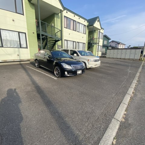 ベルシーヌ緑の駐車場