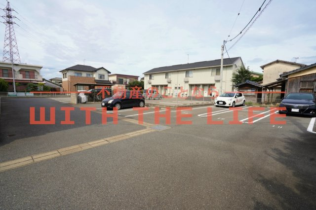 シュトラール【キャッシュバック対象】の駐車場|駐車場完備です