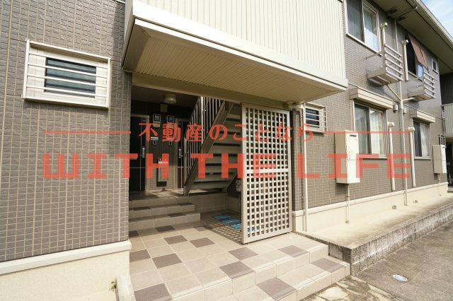 シュトラール【キャッシュバック対象】のエントランス|ゆとりのあるエントランスです