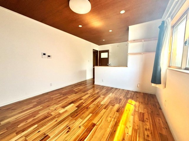 【居間・リビング】の画像