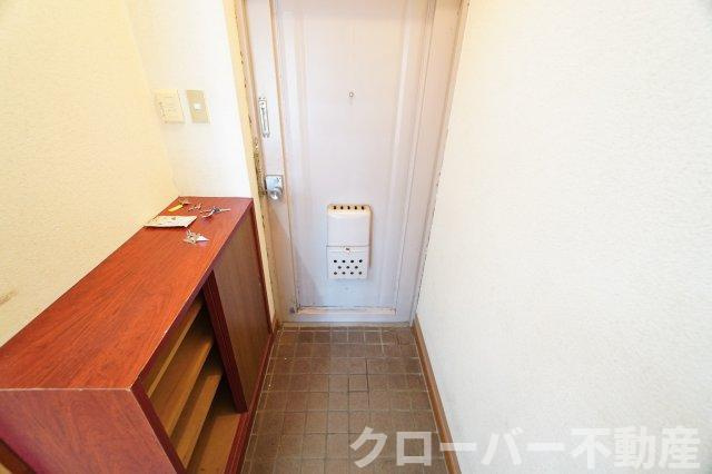 美和ハイツの玄関
