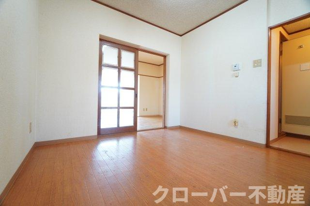 美和ハイツの居間・リビング