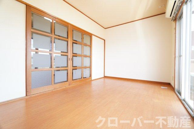 美和ハイツの洋室
