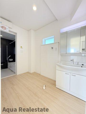 高松市前田西町の新築一戸建のトイレ|清潔感のあるトイレです