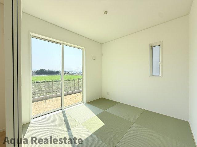 高松市前田西町の新築一戸建の発電・温水設備|エコキュートは販売価格に含まれております！